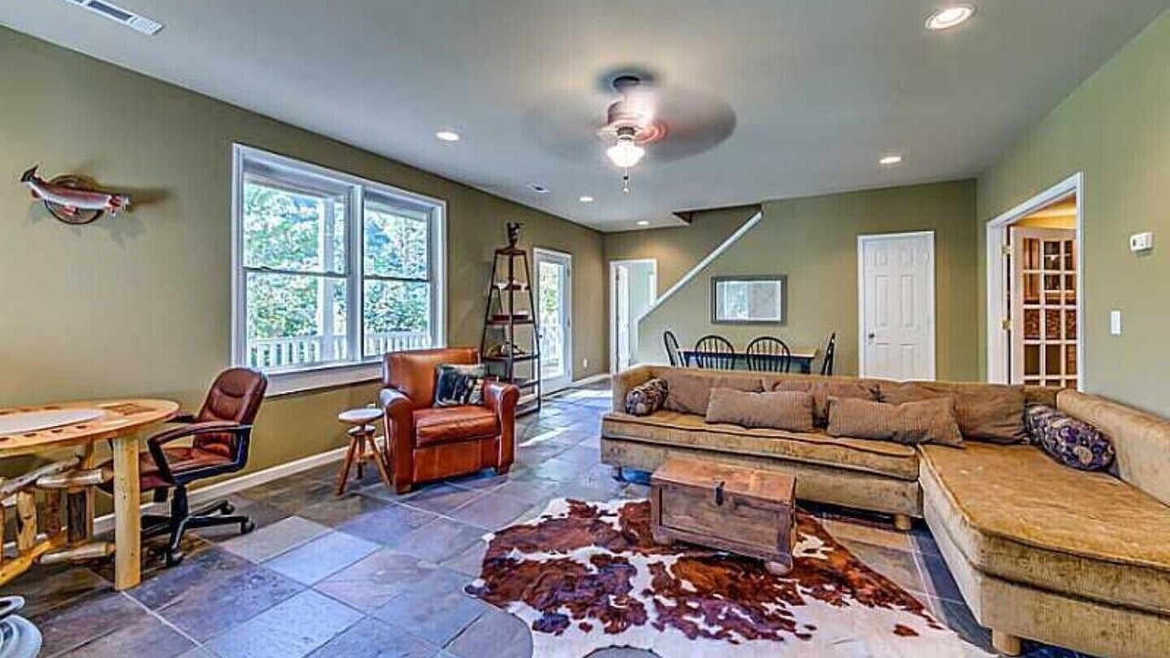 Photo of Livingroom in Ellijay