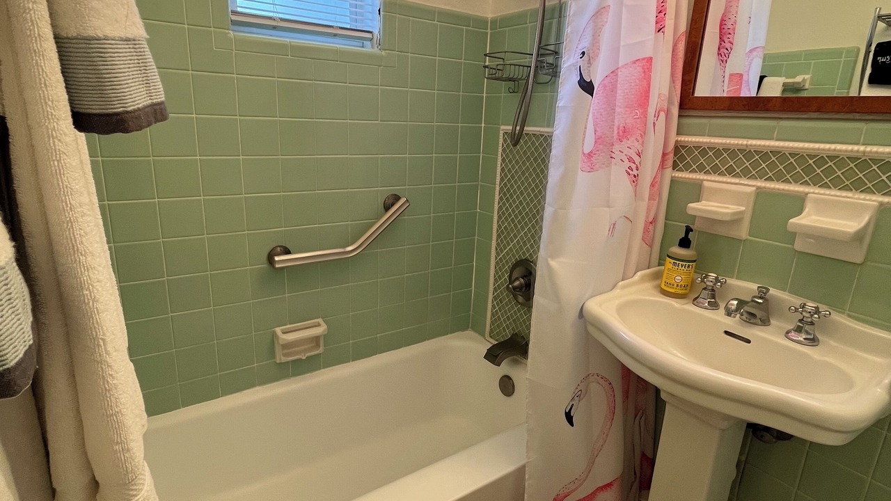 Photo of Bathroom in Lenox Park
