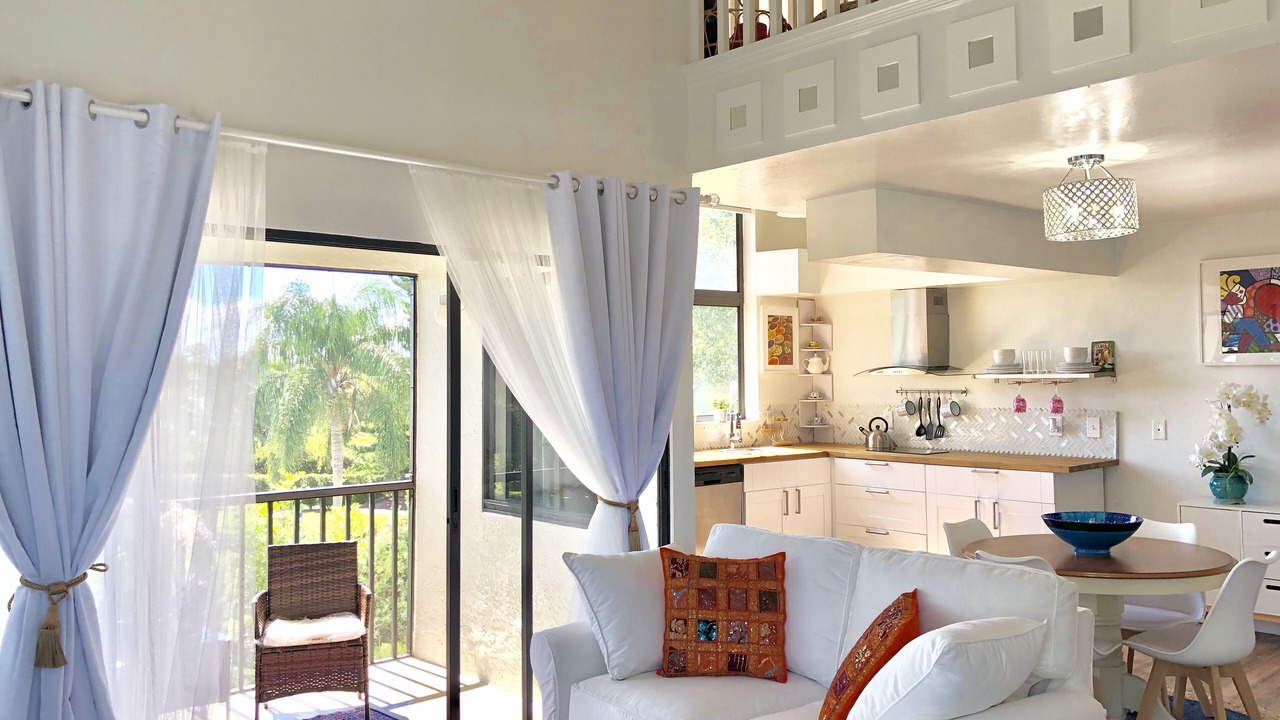 Photo of Livingroom in Palm River Estates