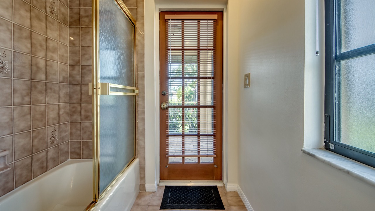 Photo of Bathroom in Caloosahatchee