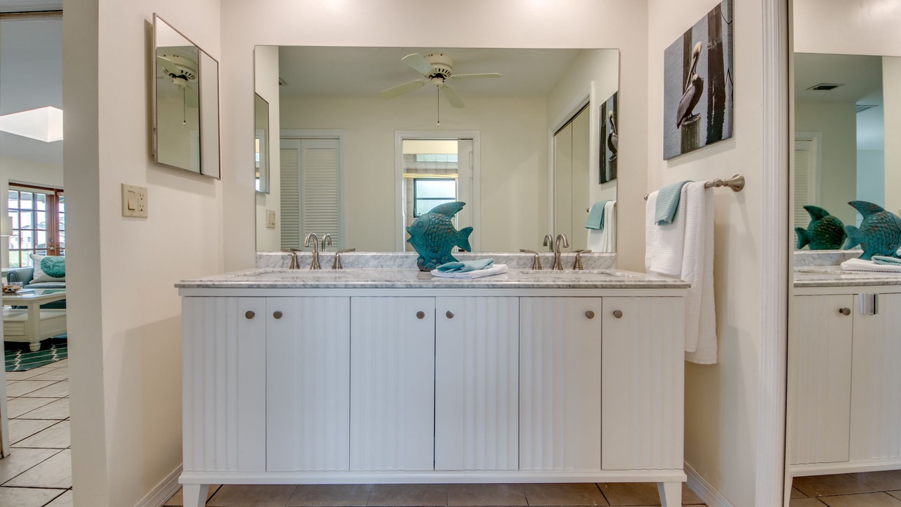 Photo of Bathroom in Caloosahatchee
