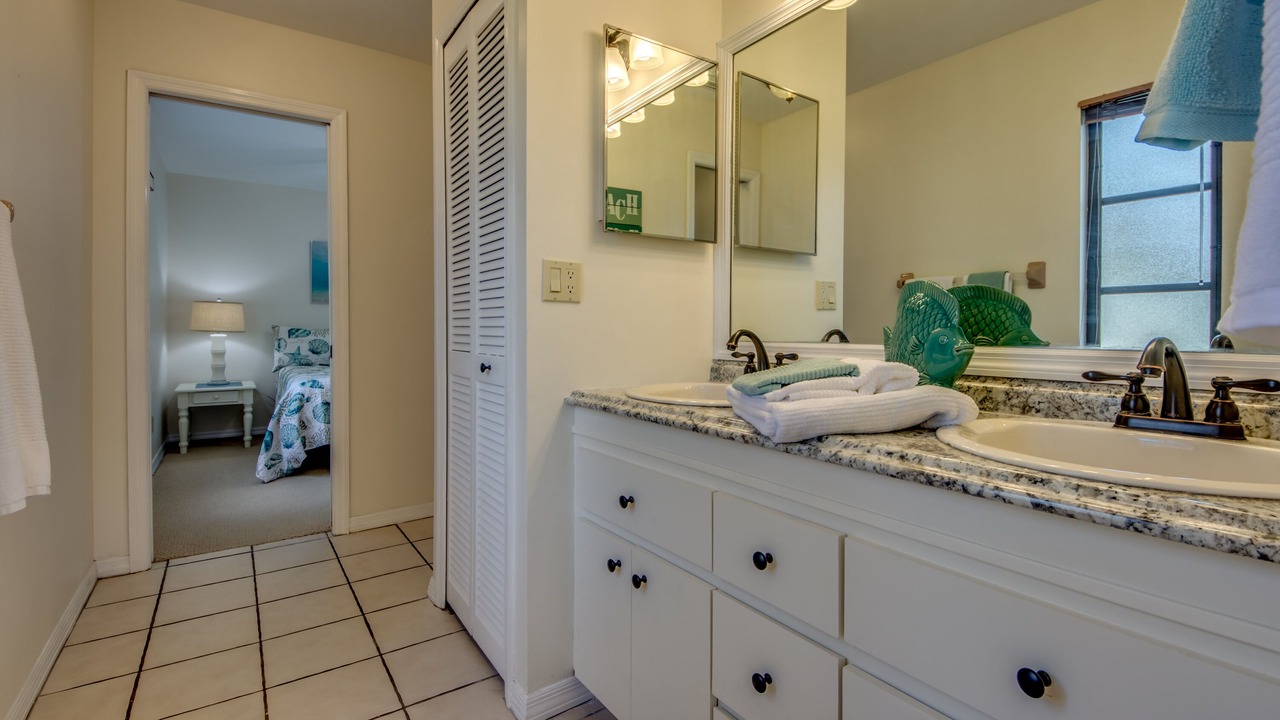 Photo of Bathroom in Caloosahatchee