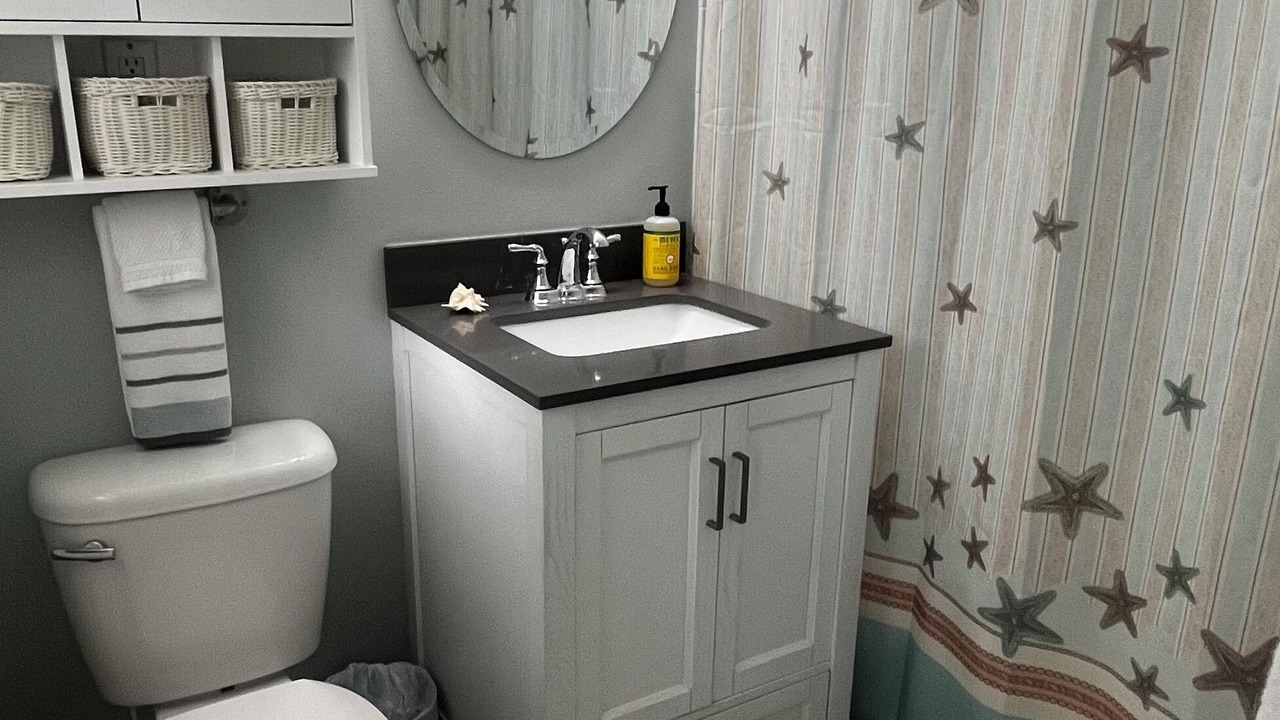 Photo of Bathroom in Lenox Park