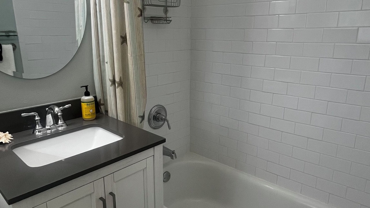 Photo of Bathroom in Lenox Park