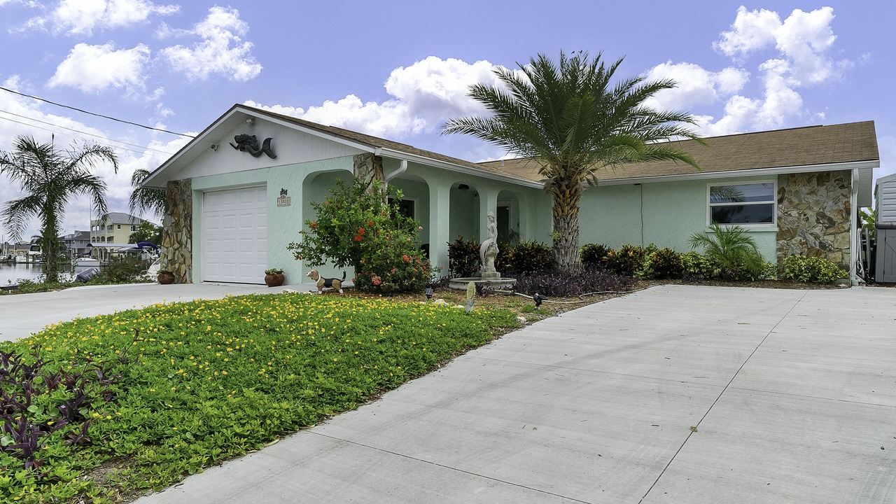 Photo of Outdoor in Hudson Beach Estates