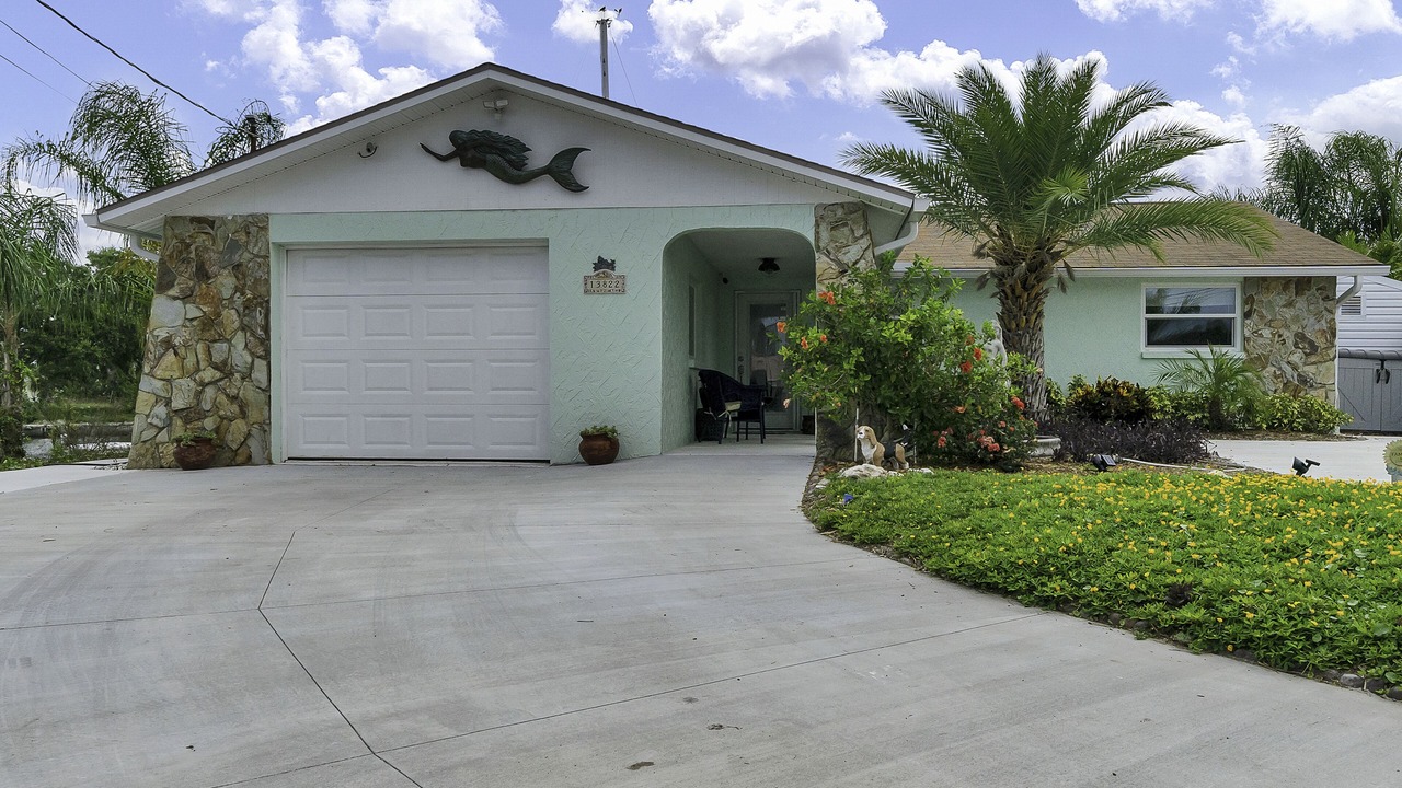 Photo of Outdoor in Hudson Beach Estates