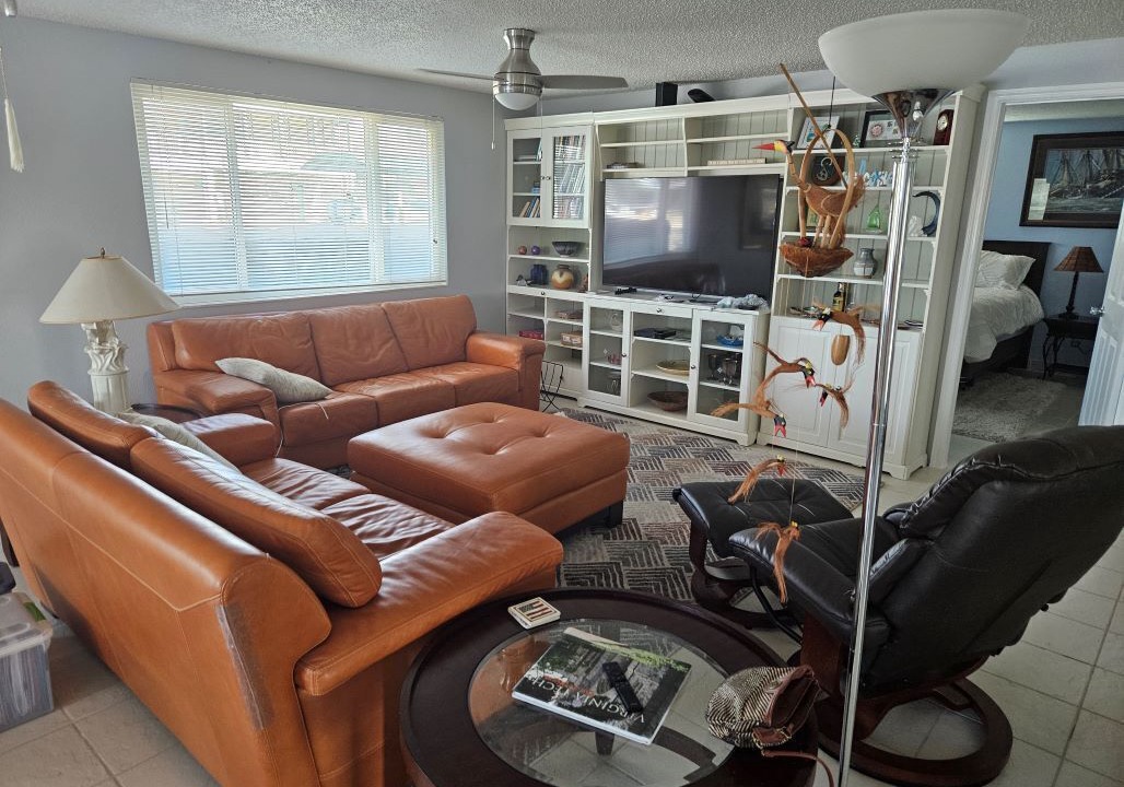 Photo of Livingroom in Hudson Beach Estates
