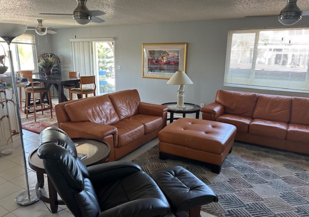 Photo of Livingroom in Hudson Beach Estates
