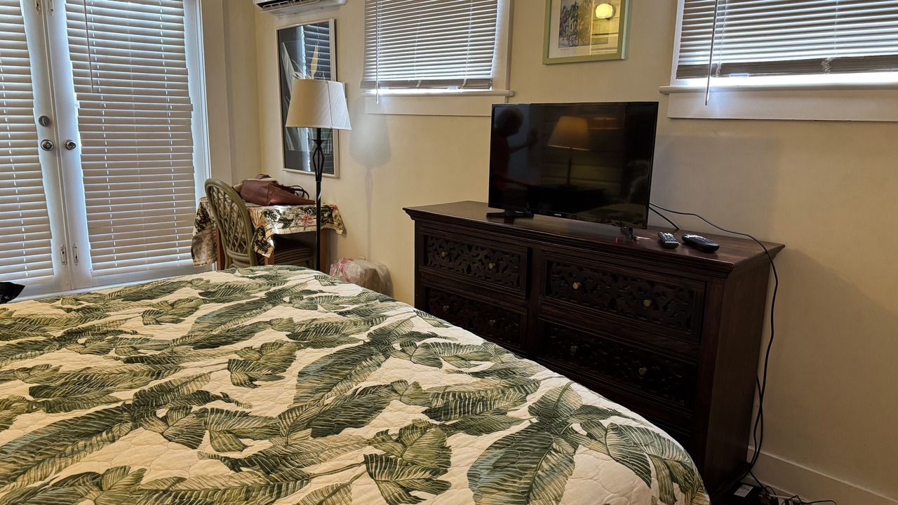 Photo of Bedroom in White Street Gallery District