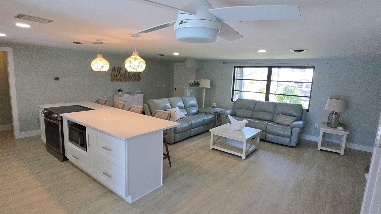 Photo of Livingroom in Englewood South