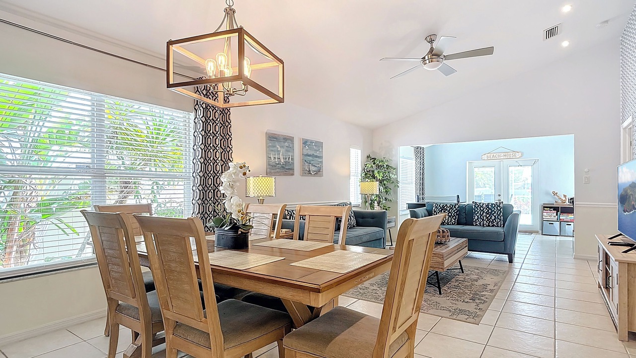 Photo of Bedroom in Naples Park