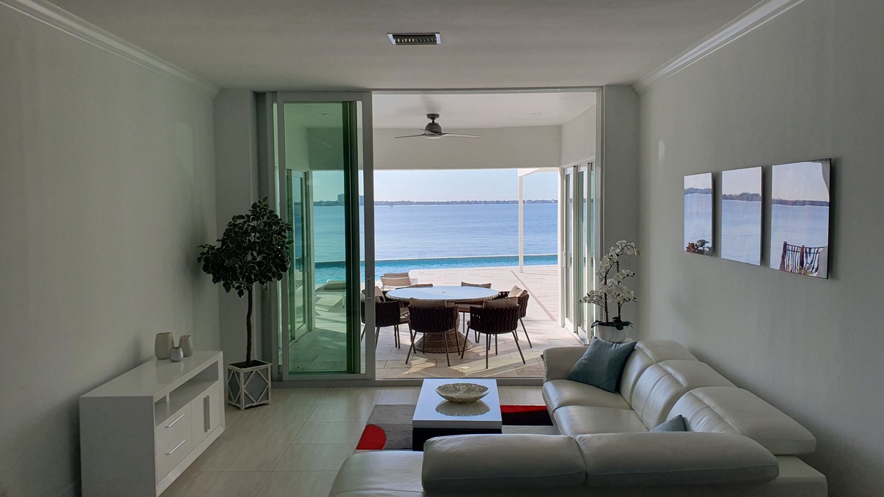 Photo of Livingroom in Caloosahatchee