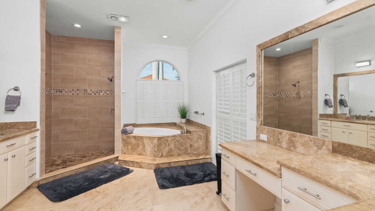 Photo of Bathroom in Caloosahatchee