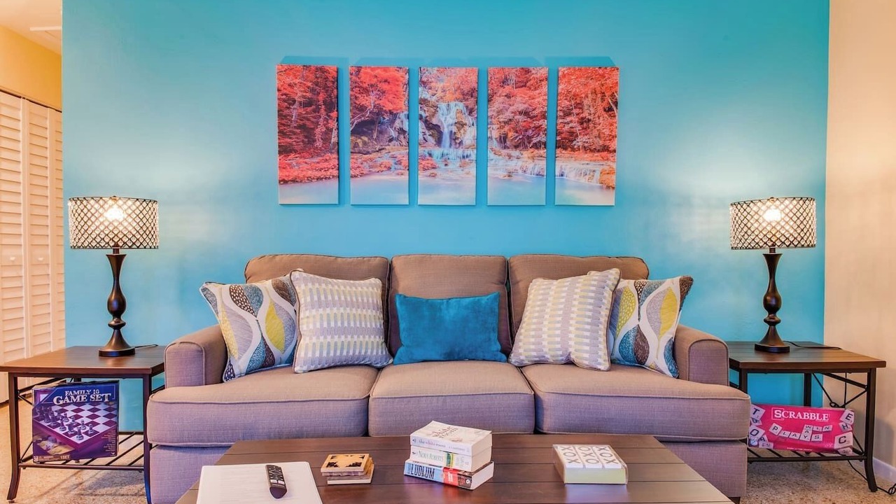 Photo of Livingroom in Poinsettia Heights