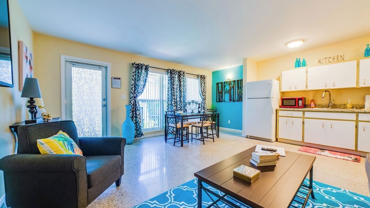 Photo of Livingroom in Poinsettia Heights