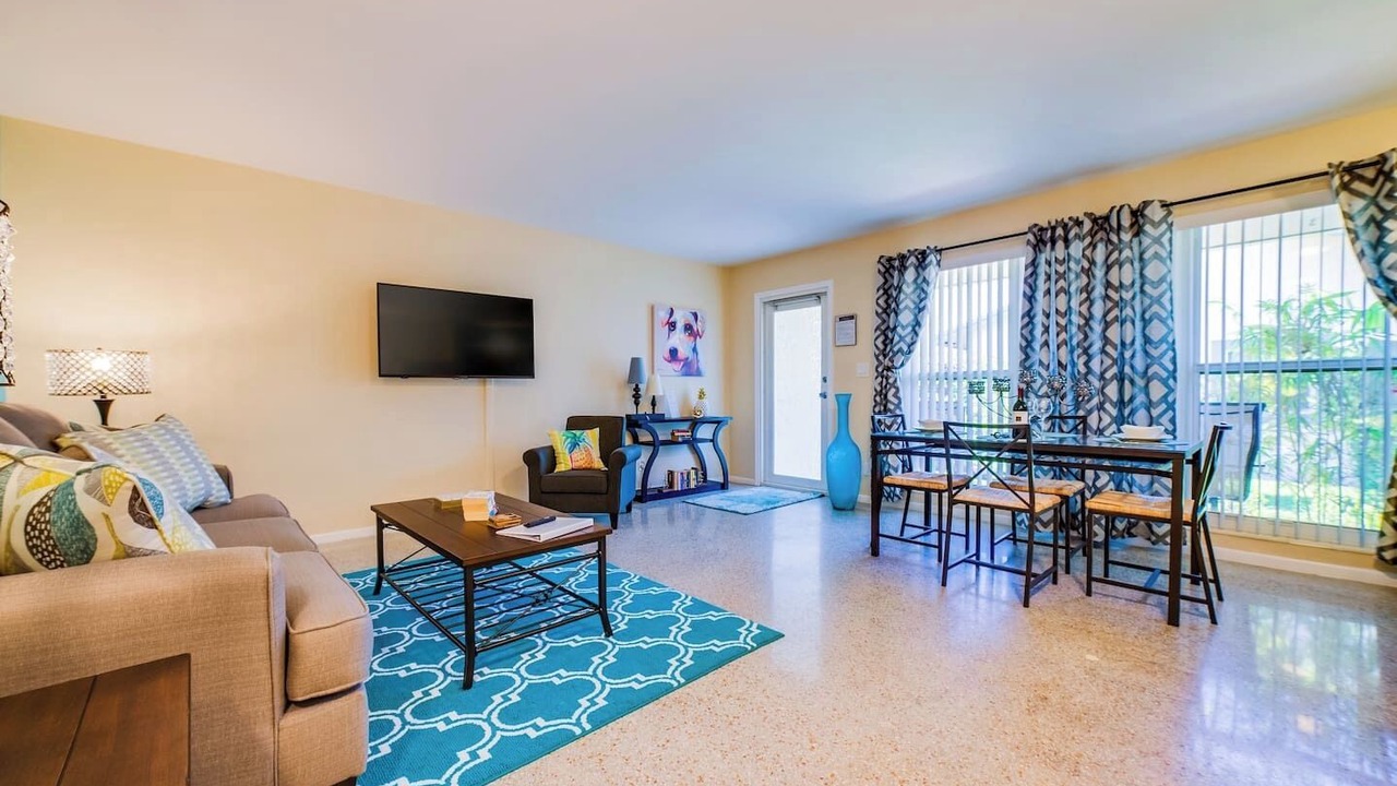 Photo of Livingroom in Poinsettia Heights