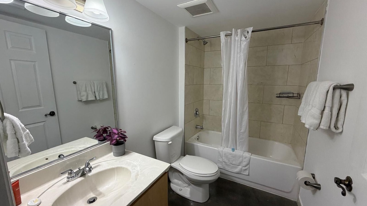Photo of Bathroom in Hialeah