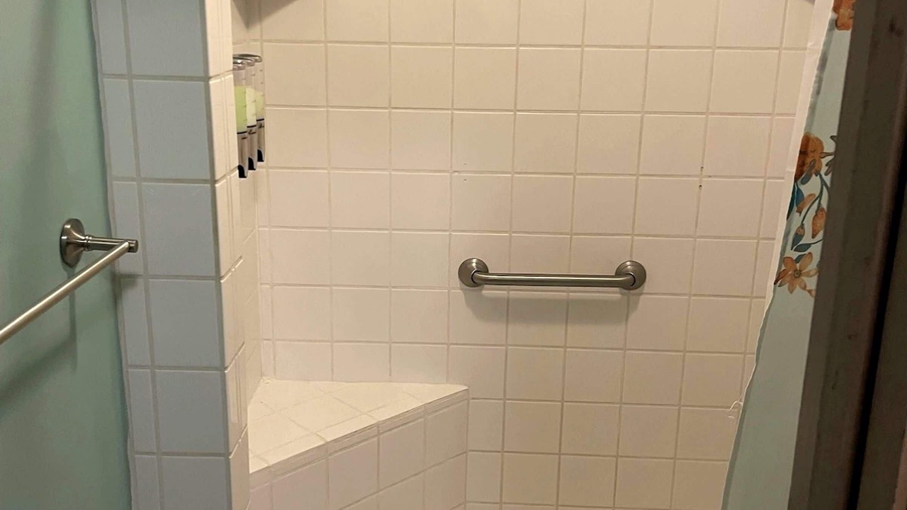 Photo of Bathroom in Tate