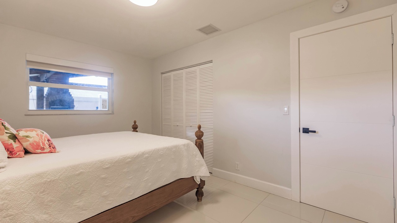 Photo of Bedroom in Deerfield Beach