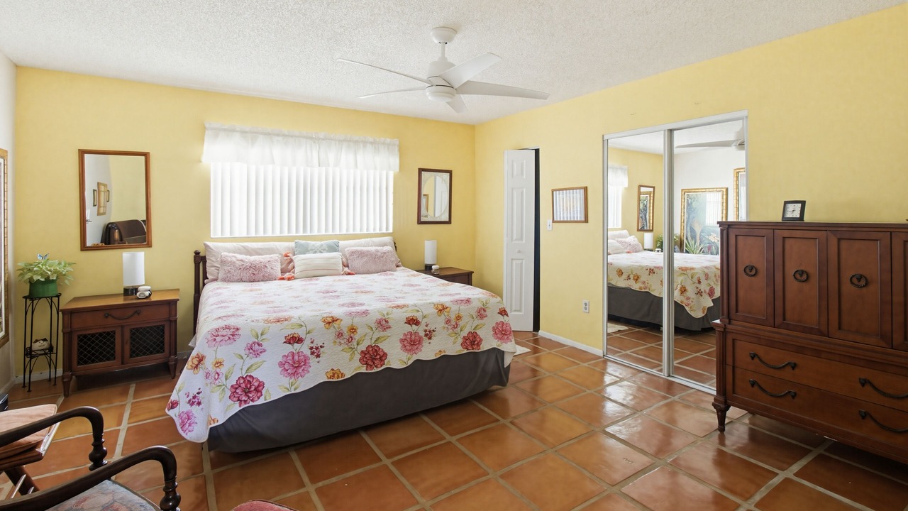Photo of Bedroom in Ludlam