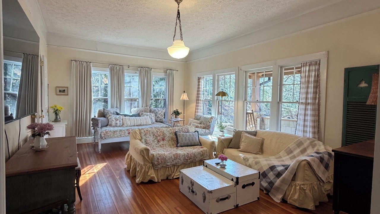 Photo of Livingroom in Montreat