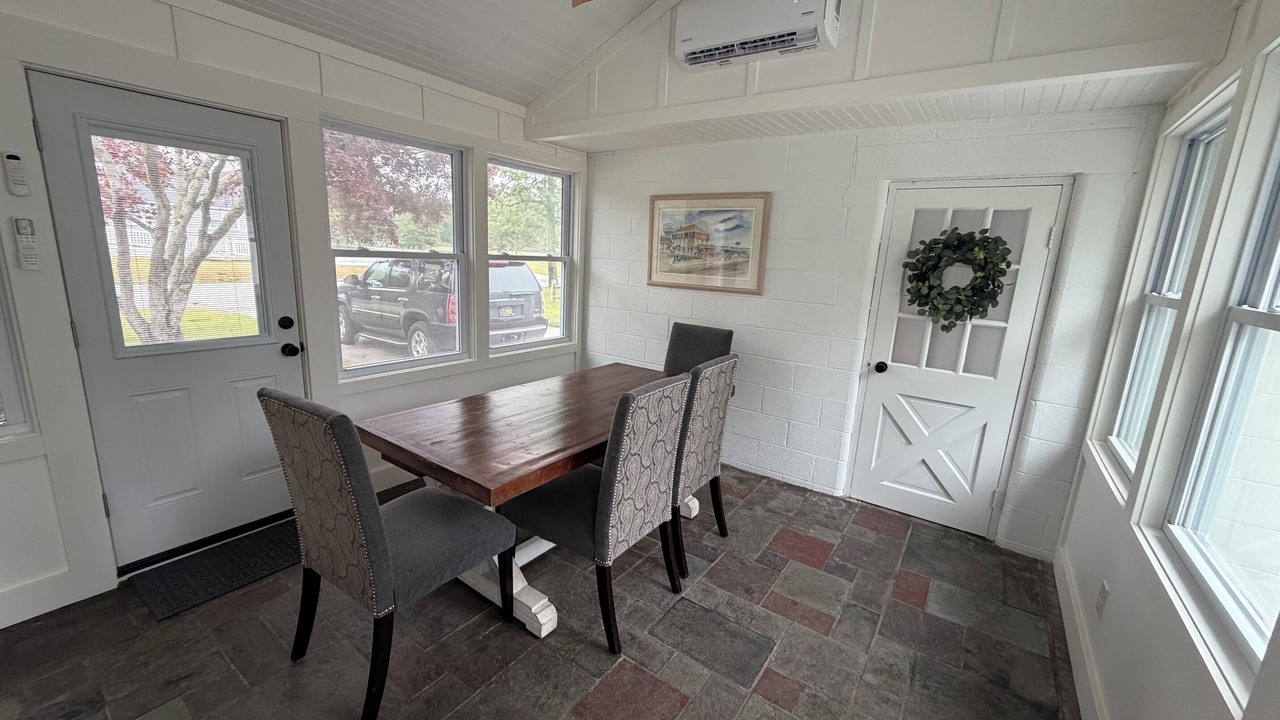 Photo of Livingroom in Cape May Court House