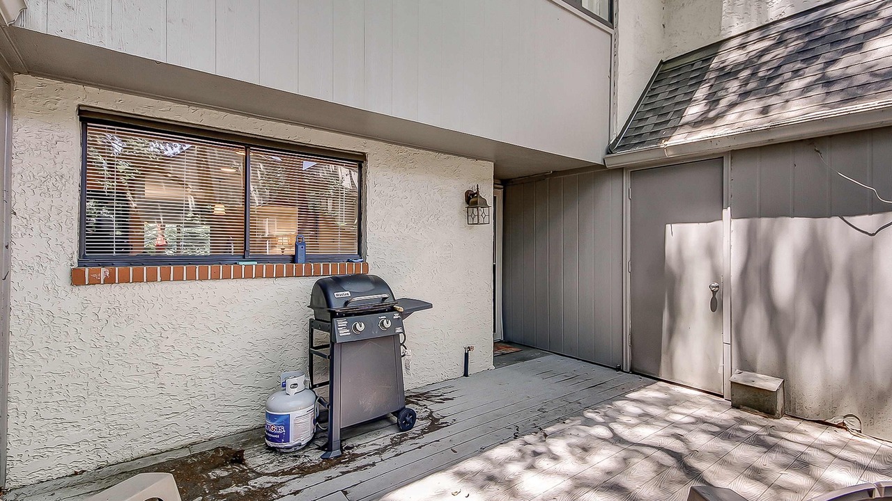 Photo of Patio Balcony in Folly Field