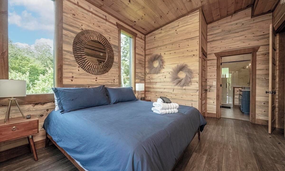 Photo of Bedroom in Foxfire Estates