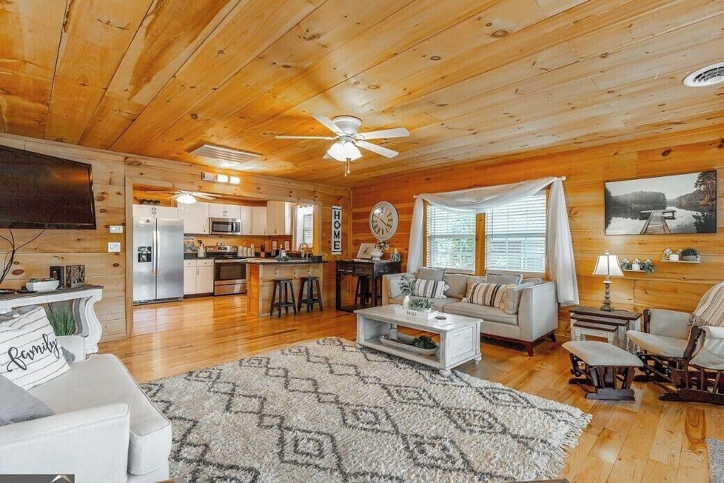 Photo of Livingroom in Tunnel Hill