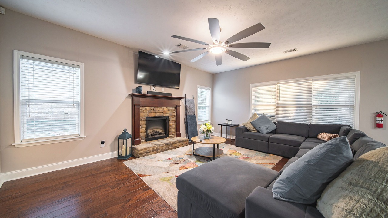 Photo of Livingroom in Fortson