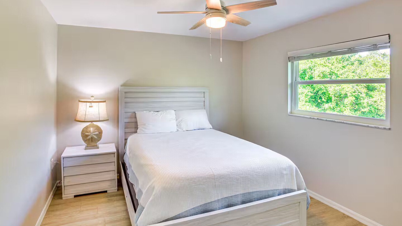 Photo of Bedroom in Englewood East