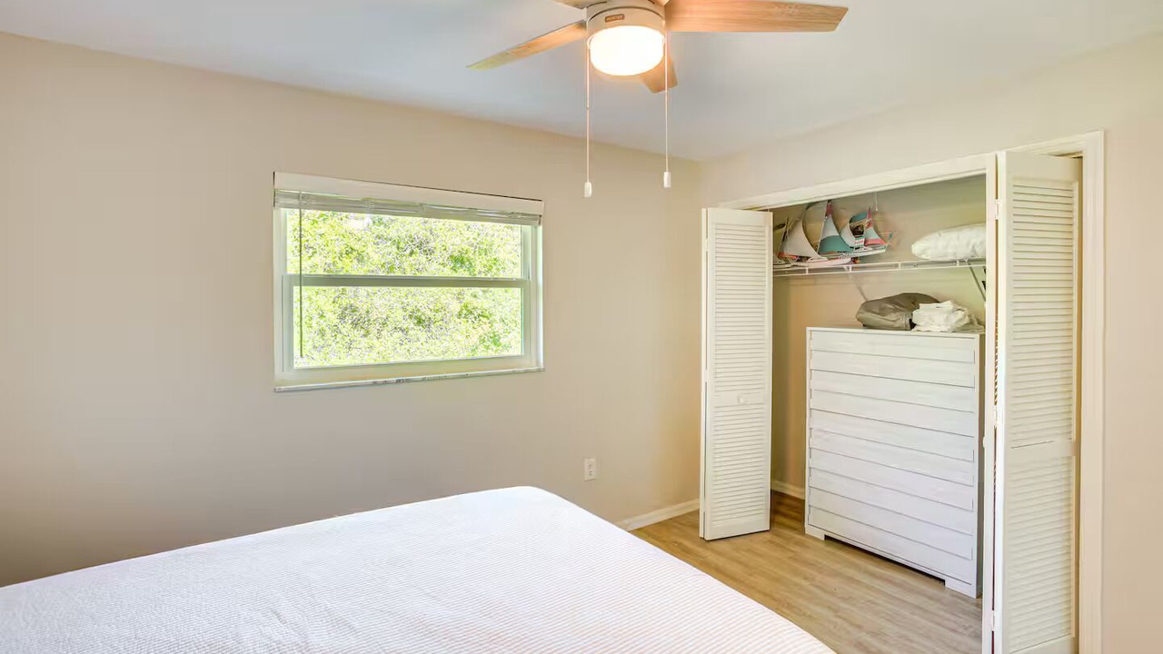 Photo of Bedroom in Englewood East