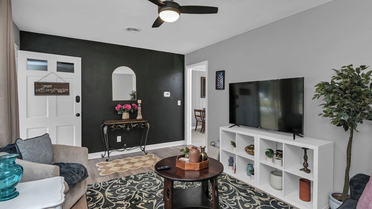 Photo of Livingroom in Cayce