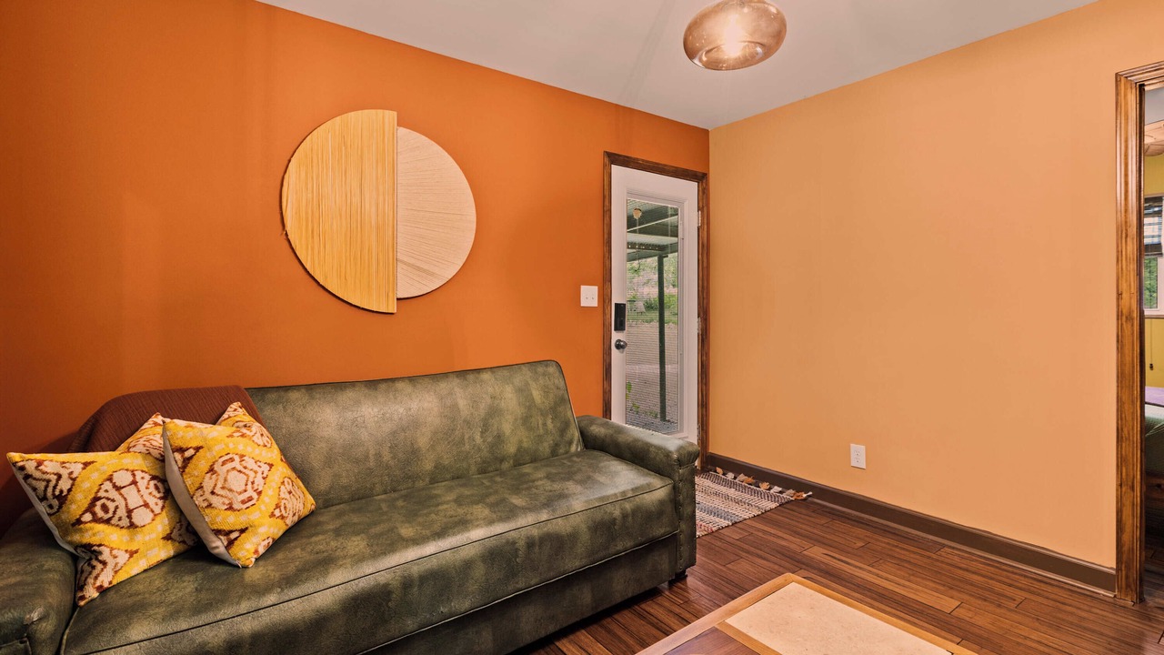 Photo of Livingroom in Stone Mountain