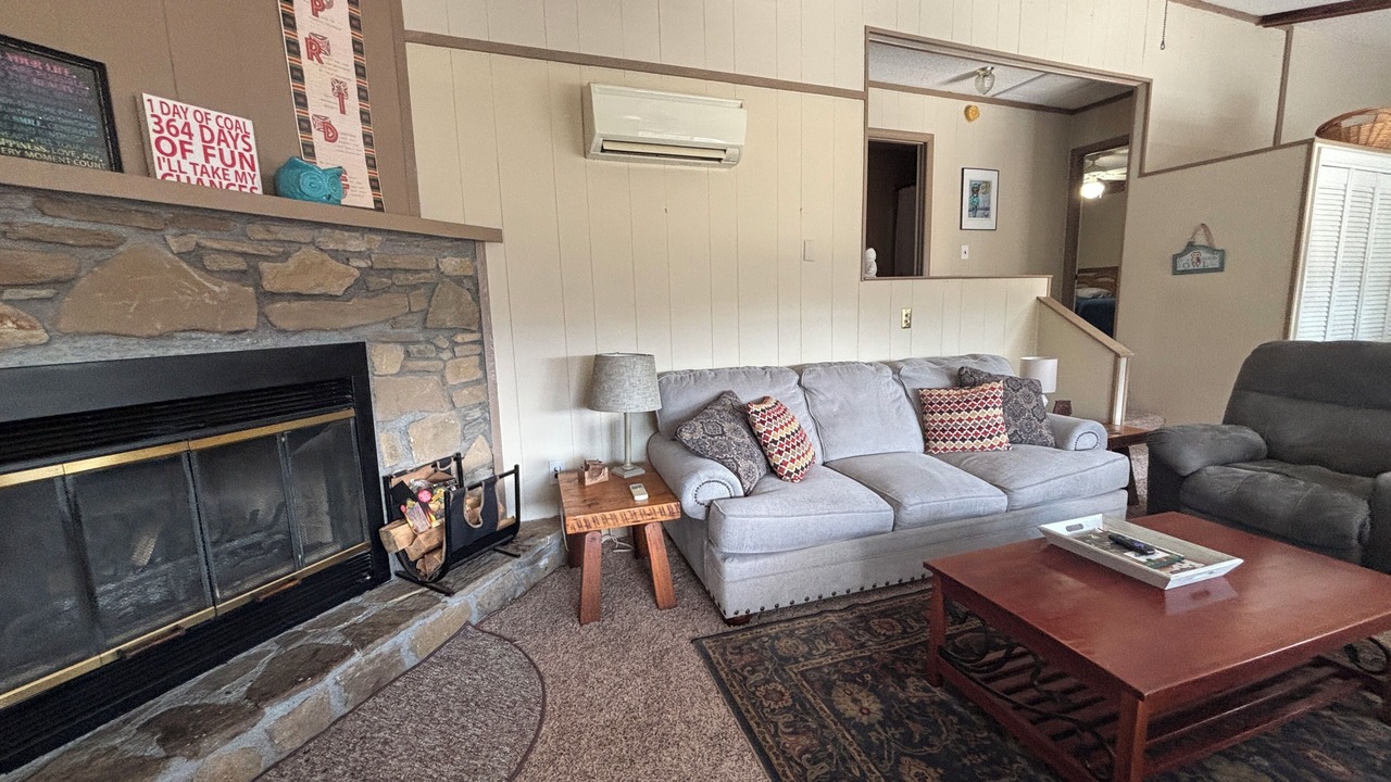 Photo of Livingroom in Maggie Valley