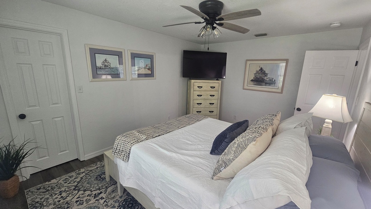 Photo of Bedroom in Willow Run