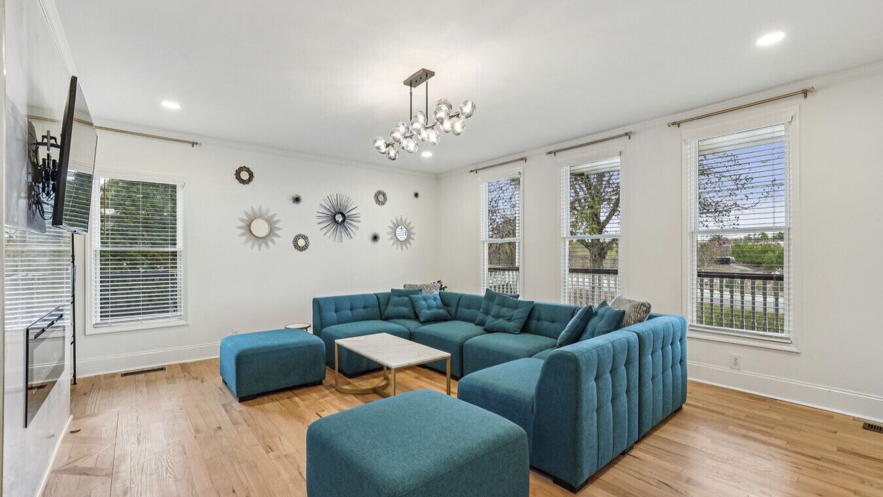Photo of Livingroom in Buford Highway