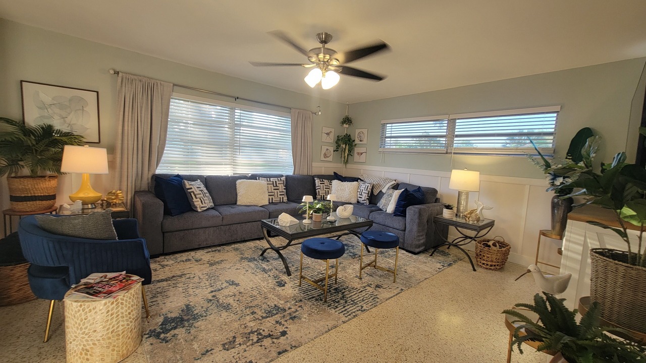 Photo of Livingroom in Shore Acres