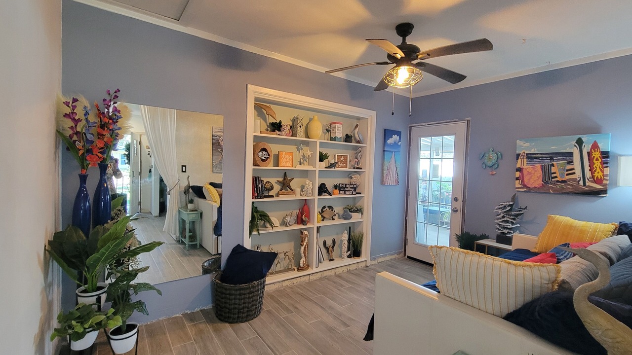 Photo of Livingroom in Shore Acres