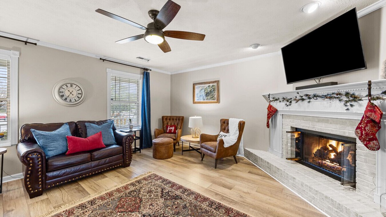 Photo of Livingroom in Ashley Oaks
