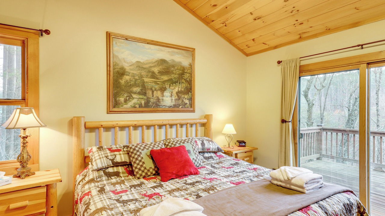 Photo of Bedroom in Hidden Lake