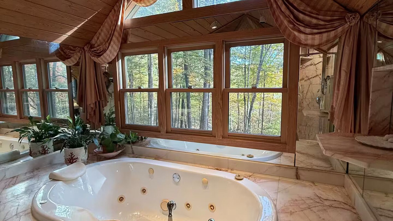 Photo of Bathroom in Saluda