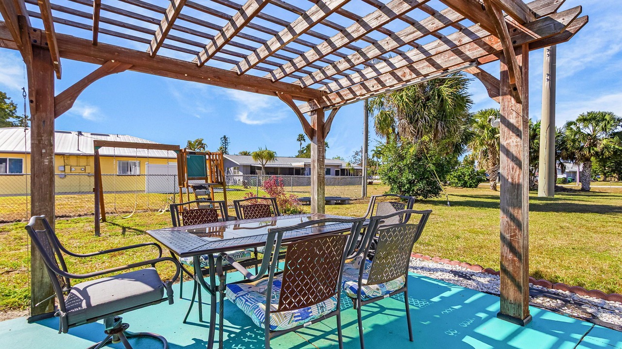 Photo of Outdoor in Pelican