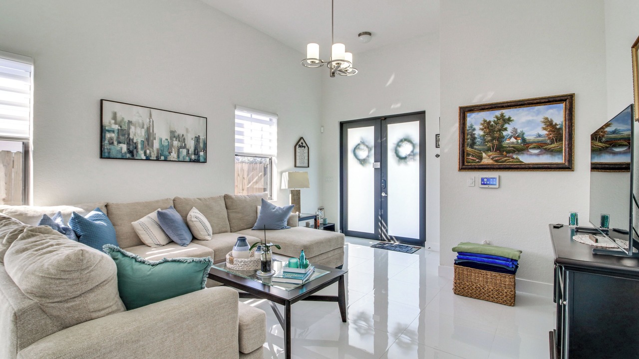 Photo of Livingroom in Olympia Heights