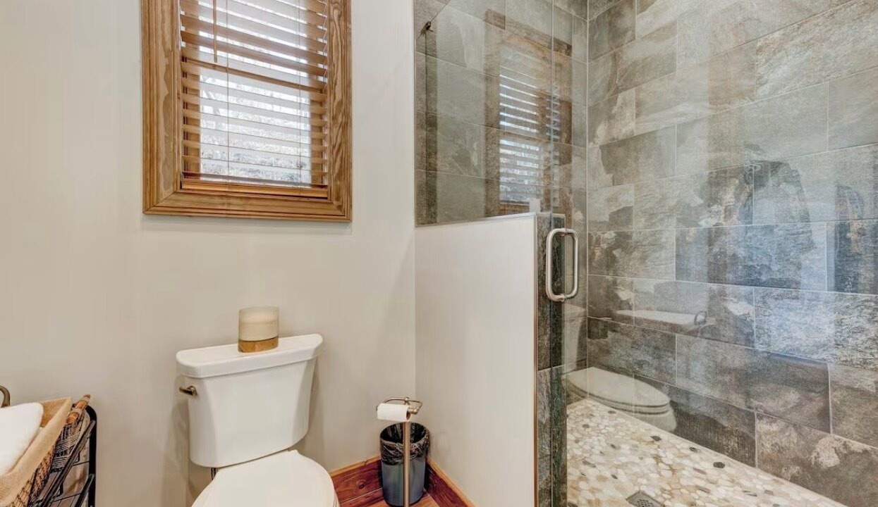 Photo of Bathroom in McCaysville