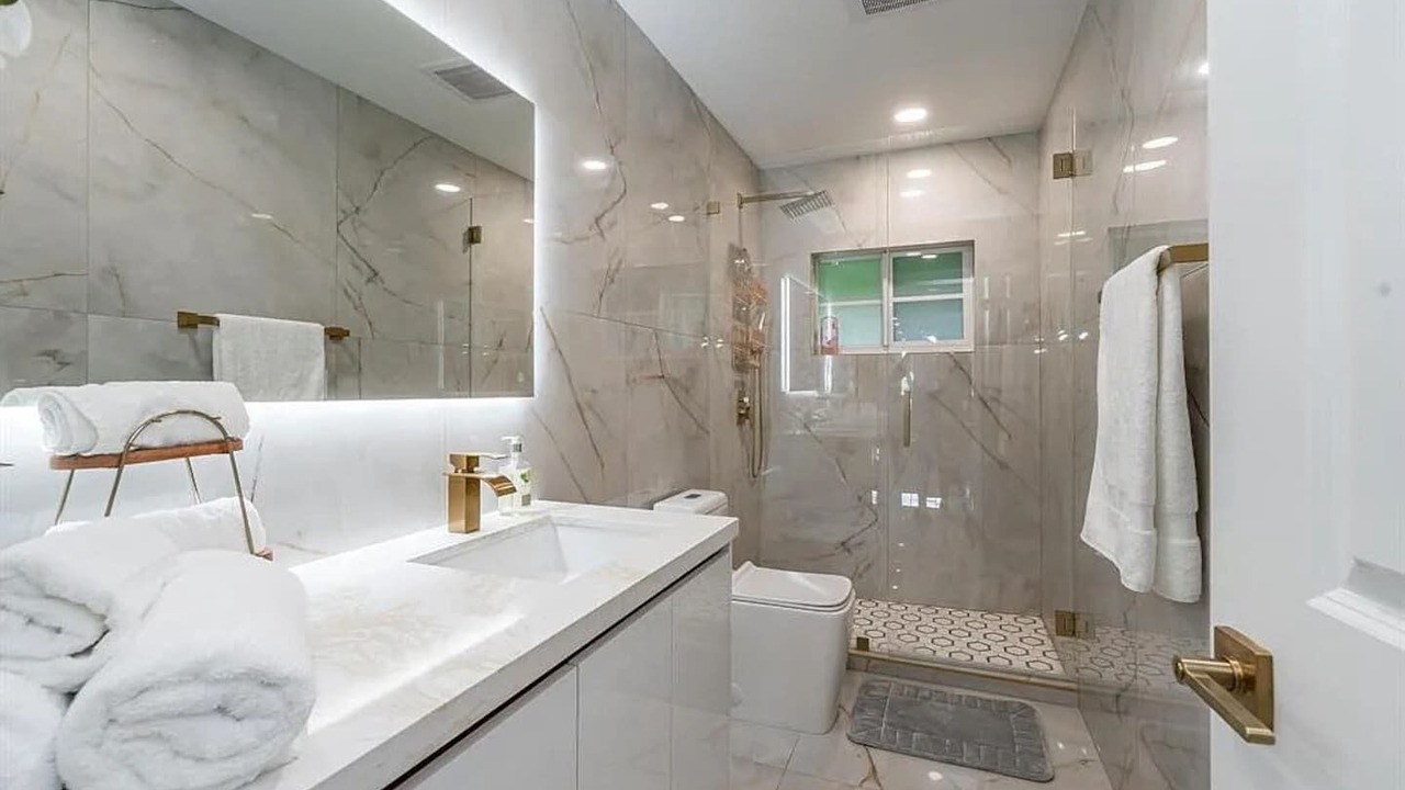 Photo of Bathroom in Palmetto Bay