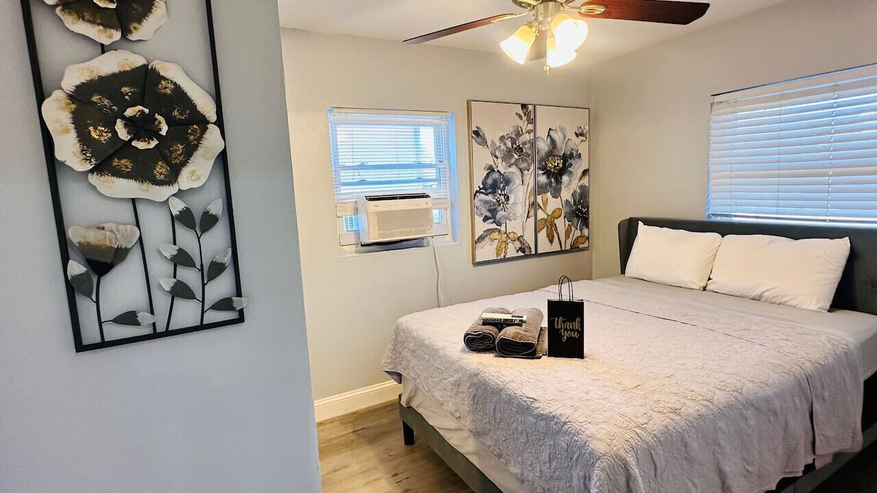 Photo of Bedroom in Bay Crest Park