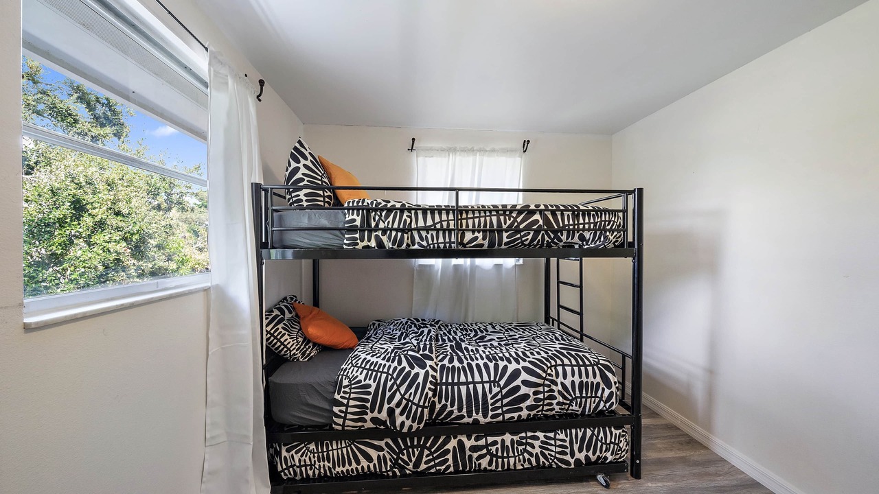 Photo of Bedroom in Laurel