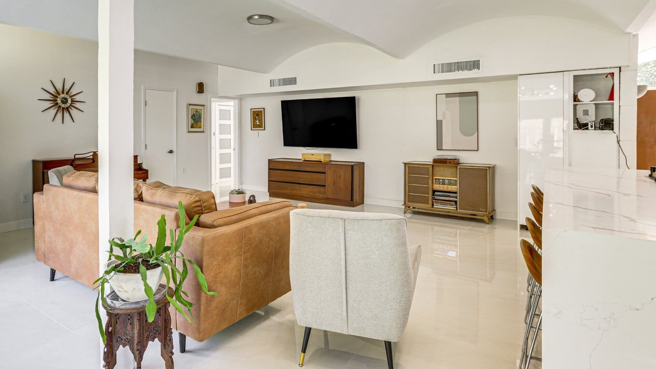 Photo of Livingroom in Tallahassee
