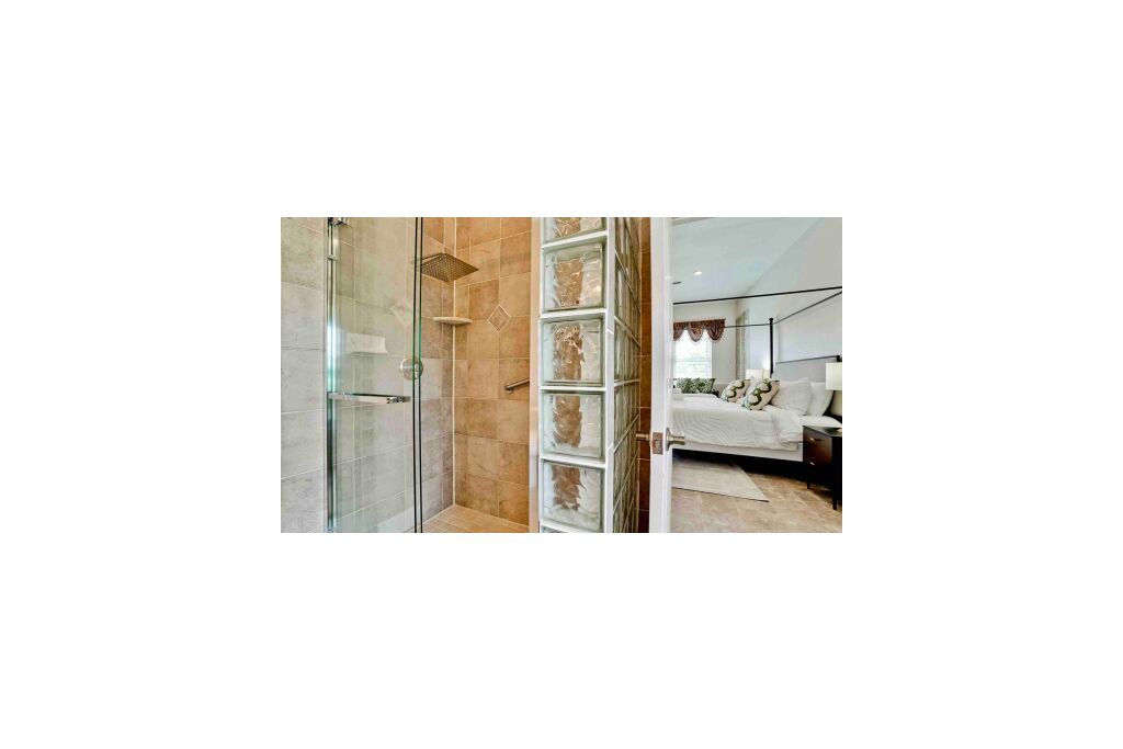 Photo of Bathroom in River Pointe